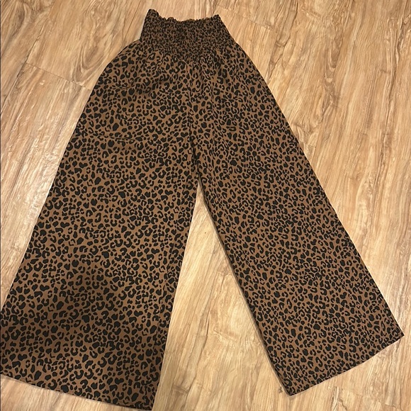 Leopard Print Wide-Leg Pants - Picture 1 of 3
